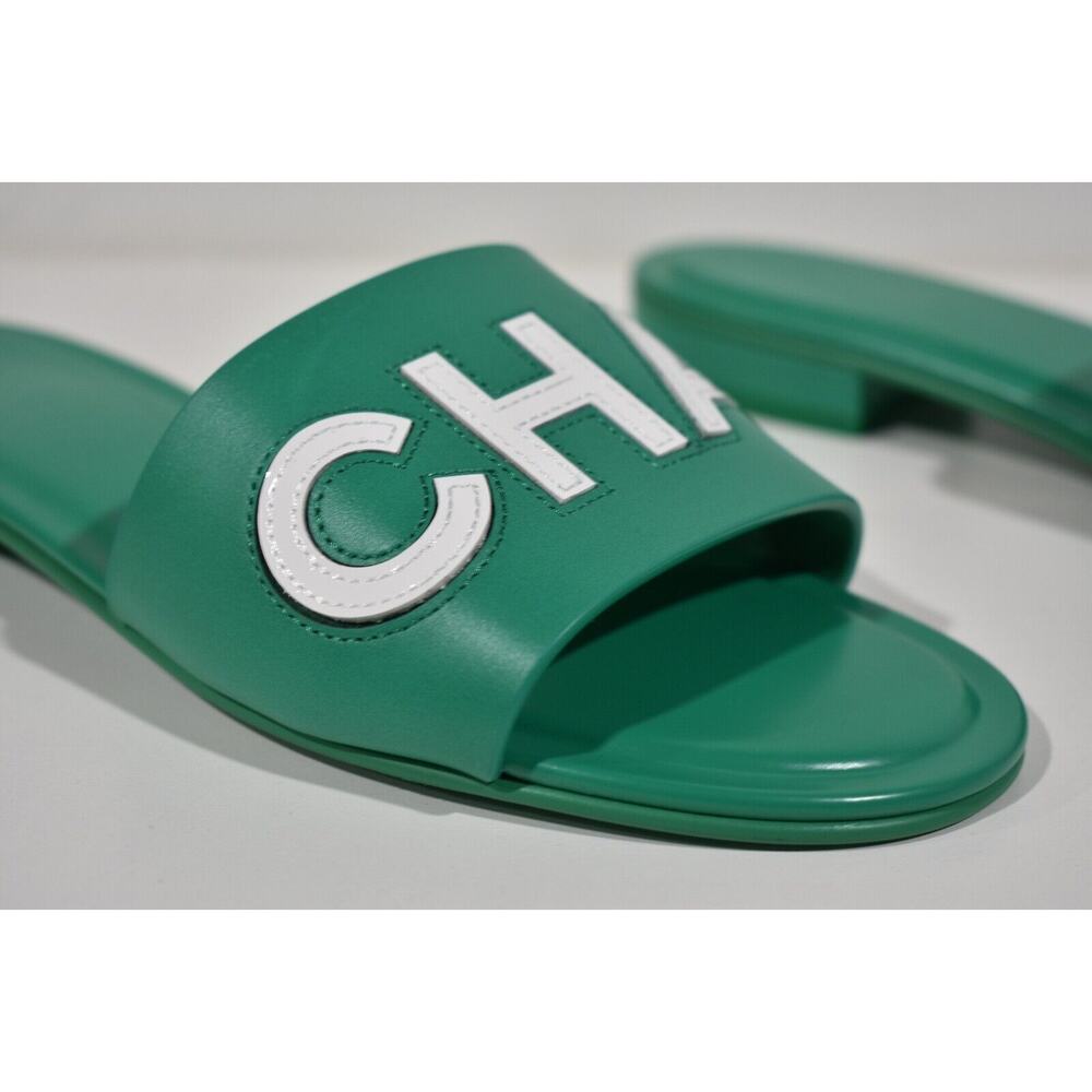 Chanel 23P Green White Leather CC Logo Letter Mules Slide Slip Sandal Flat 38.5 - Picture 4 of 12